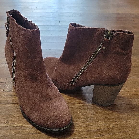 Skechers Leather Ankle Booties - Picture 1 of 6